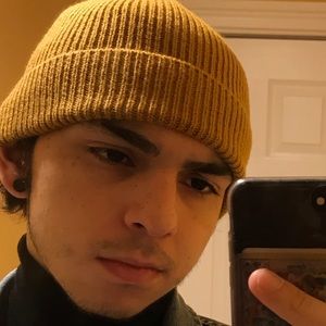 Meet your Posher, Nicholas